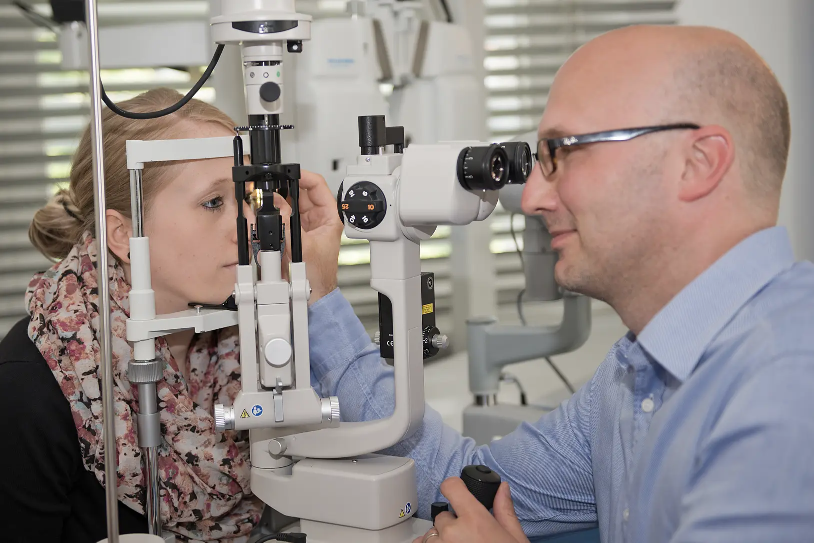 Sehschaerfenuntersuchung-Augenarzt-Dr-Enslin Sehschärfenuntersuchung